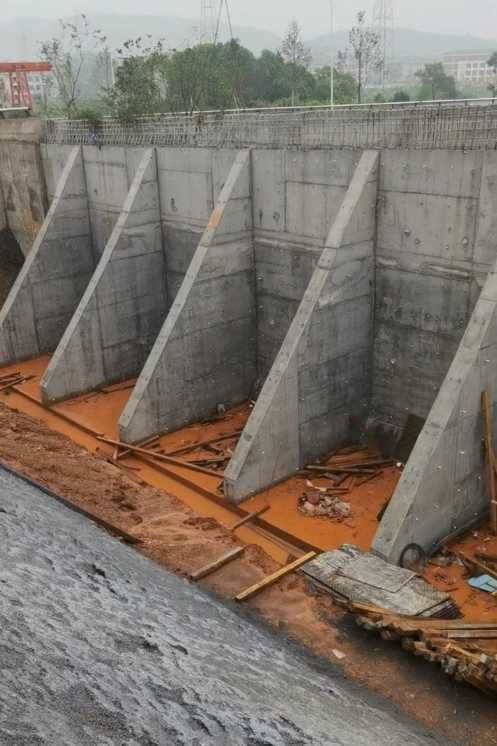 吕梁交口县锚杆式挡土墙